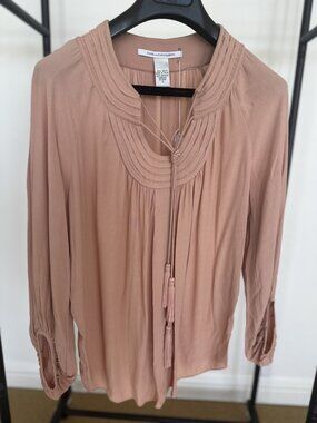 Diane von Furstenberg Dusty Rose Tie Neck Blouse Size 6